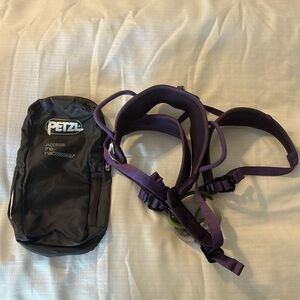 Good condition Pete’s Macchi climbing harness for kids